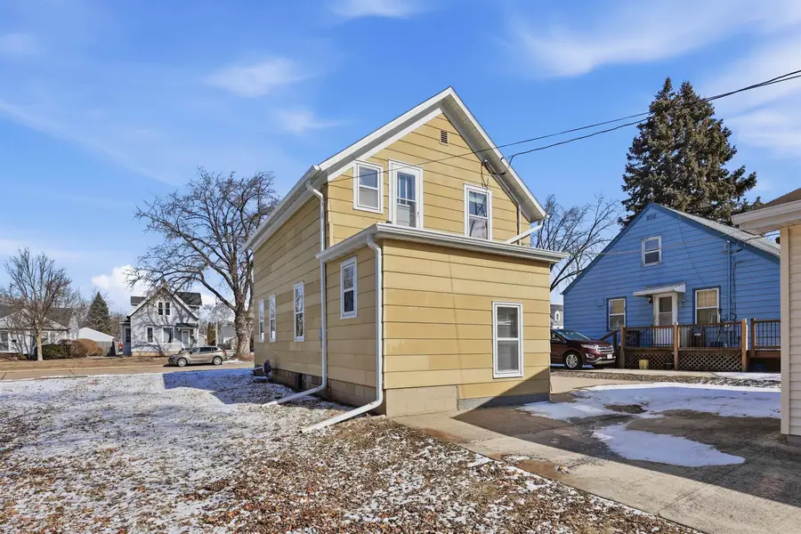 423 W 7th Street, Kaukauna, WI 54130 - #3