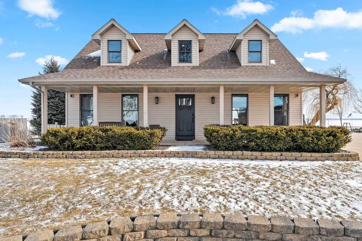 2414 Longtail Beach Lane, Suamico, WI 54173-8033 - #1