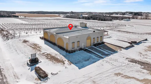 N2185 Sleepy Hollow Road, KEWAUNEE, WI 54216