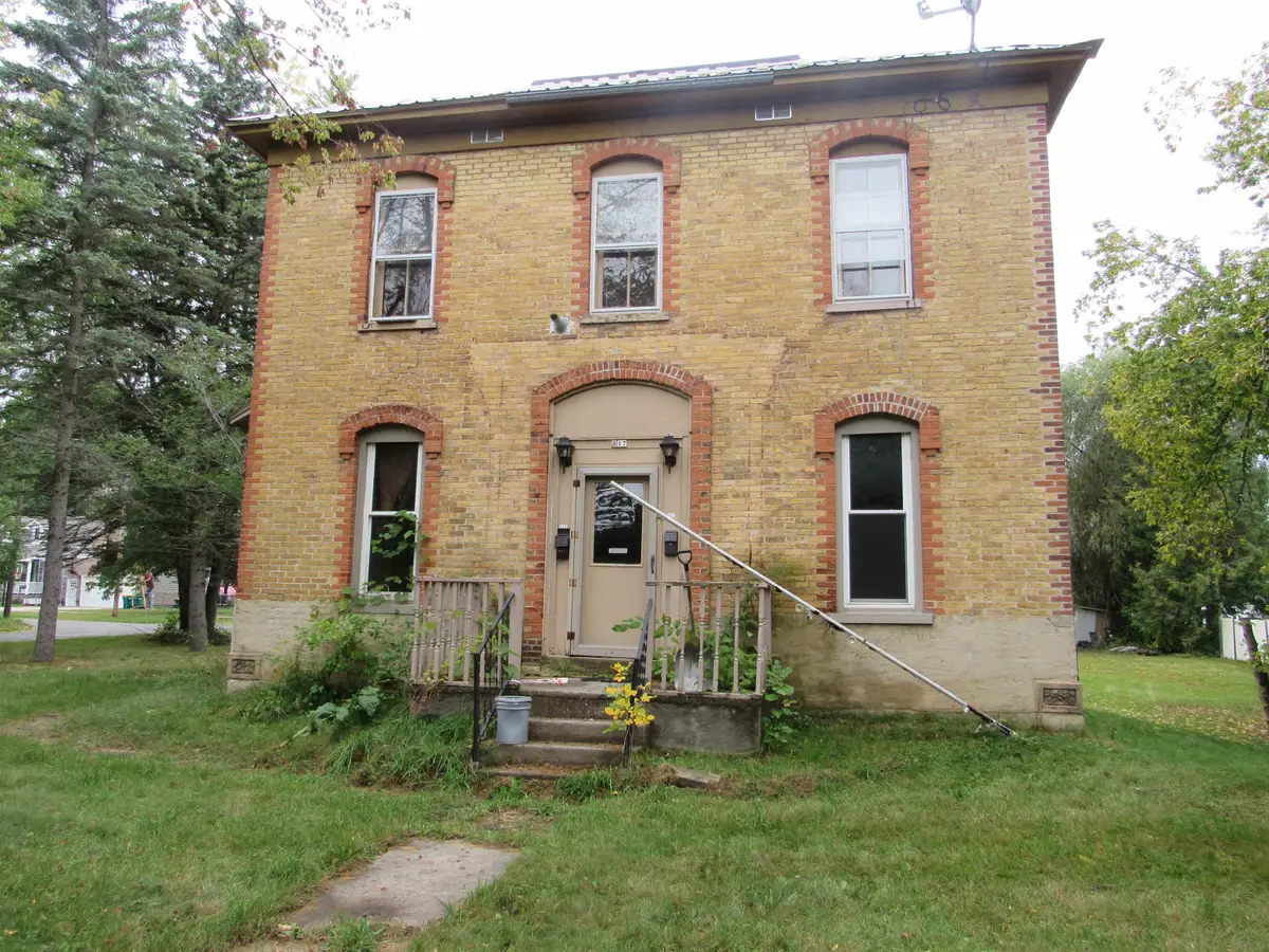 317 N Raymond Street, Marinette, WI 54143 - #1