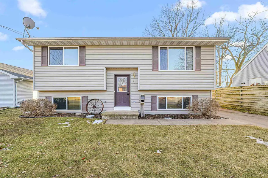 23 W Smith Avenue, Oshkosh, WI 54901 - #3