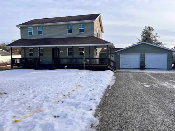 905 3rd Avenue, CRIVITZ, WI 54114