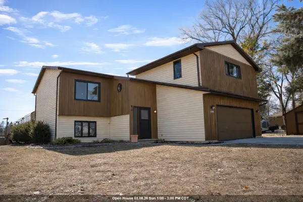 W6127 Colonial Drive, APPLETON, WI 54914