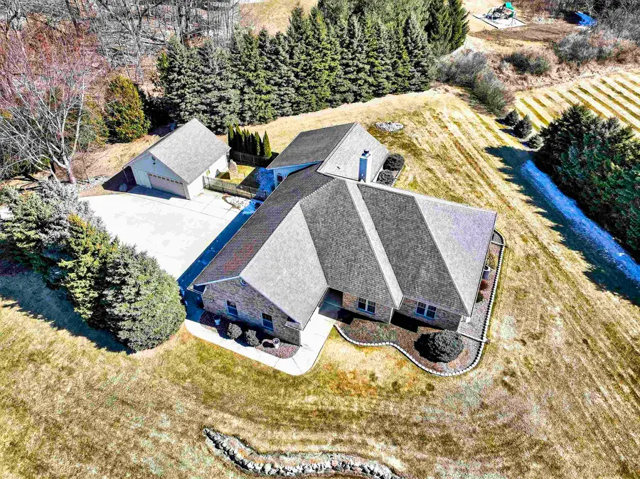 5565 Applewood Court, Hartford, WI 53027 - #3