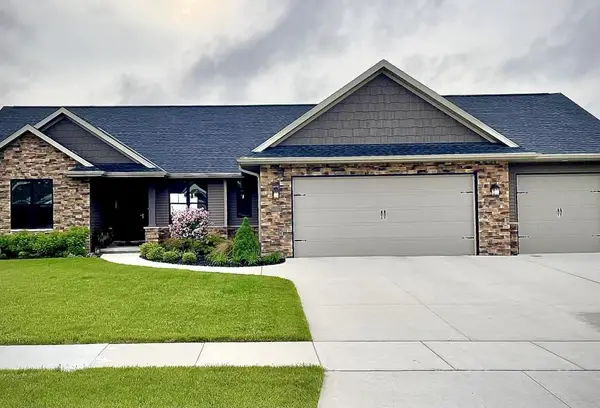 1342 Buckys Run, GREEN BAY, WI 54313