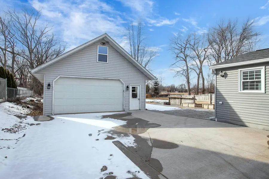 623 Hunters Point Road, Neenah, WI 54956 - #3