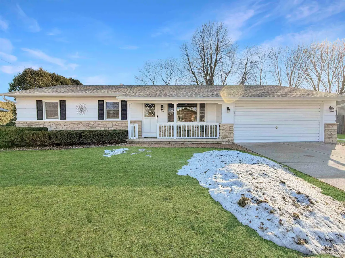 803 Viola Avenue, Oshkosh, WI 54901 - #1