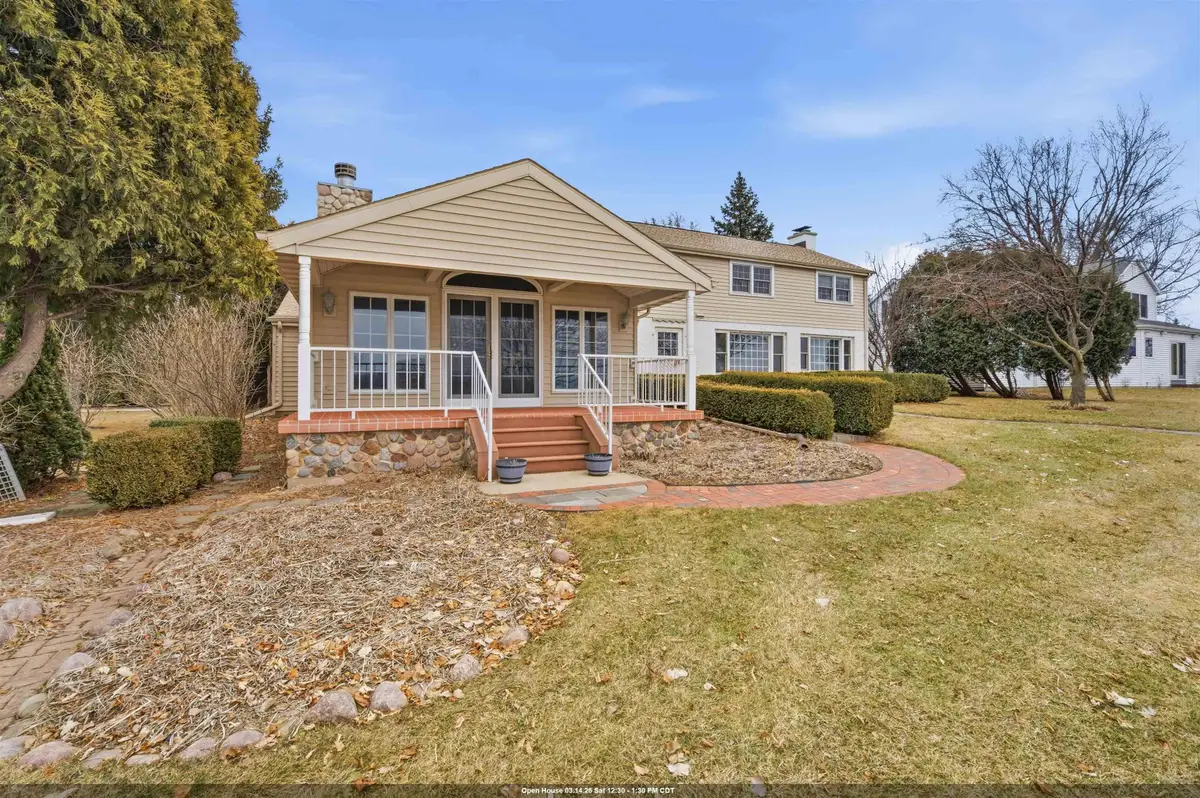 1710 Lakeshore Drive, Menasha, WI 54952 - #1