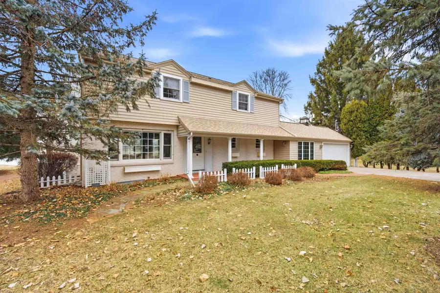 1710 Lakeshore Drive, Menasha, WI 54952 - #2