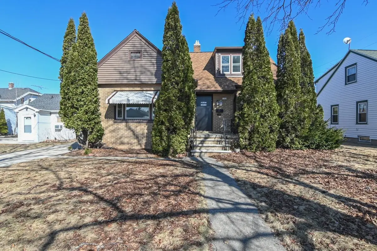 1908 Columbus Street, Manitowoc, WI 54220 - #1