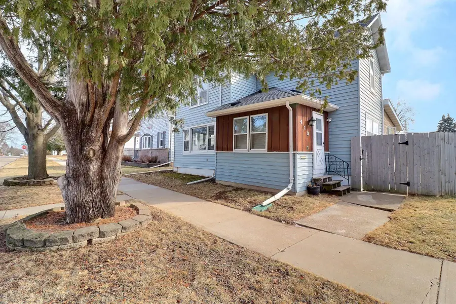 413 W 6th Street, Kaukauna, WI 54130 - #2