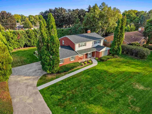 907 Ernst Drive, GREEN BAY, WI 54304-2203