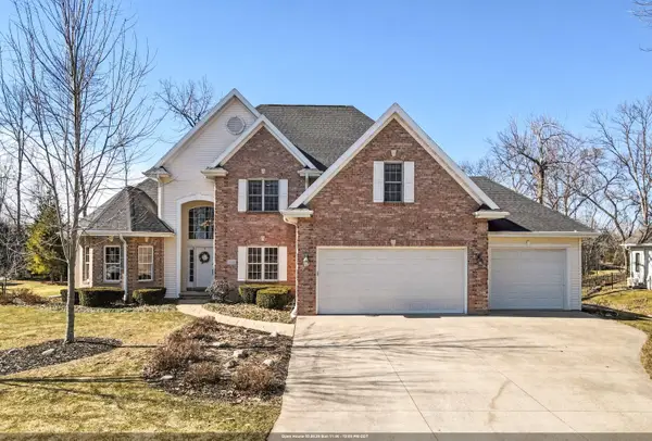 N9427 Dusty Drive, APPLETON, WI 54915