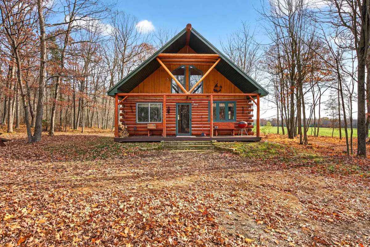 W9499 W 28th Road, Crivitz, WI 54114 - #1