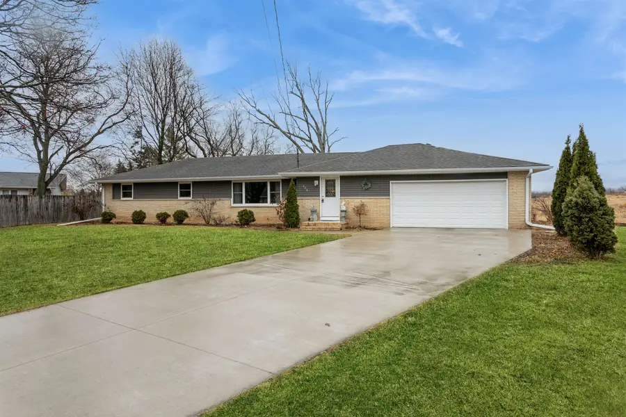 525 E 20th Street, Kaukauna, WI 54130 - #3