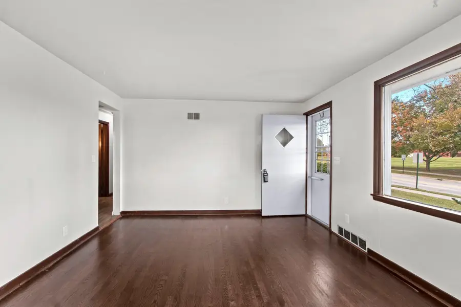 332 E St Joseph Street, Green Bay, WI 54301 - #3