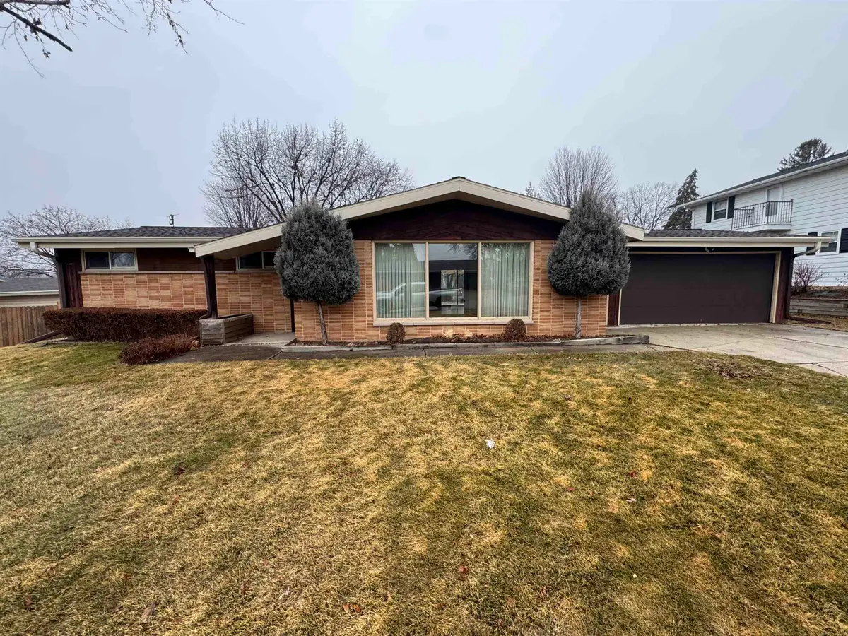 2414 Lina Lane, Green Bay, WI 54304 - #1