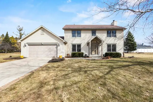 1955 W Baraboo Circle, DE PERE, WI 54115