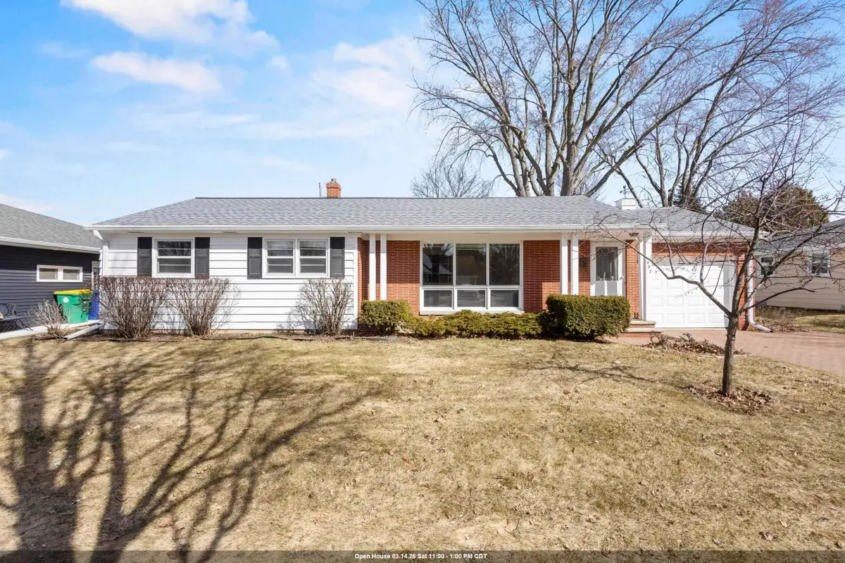 1492 Langlade Avenue, Green Bay, WI 54304 - #1