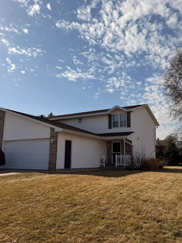 1935 Anita Court, APPLETON, WI 54913