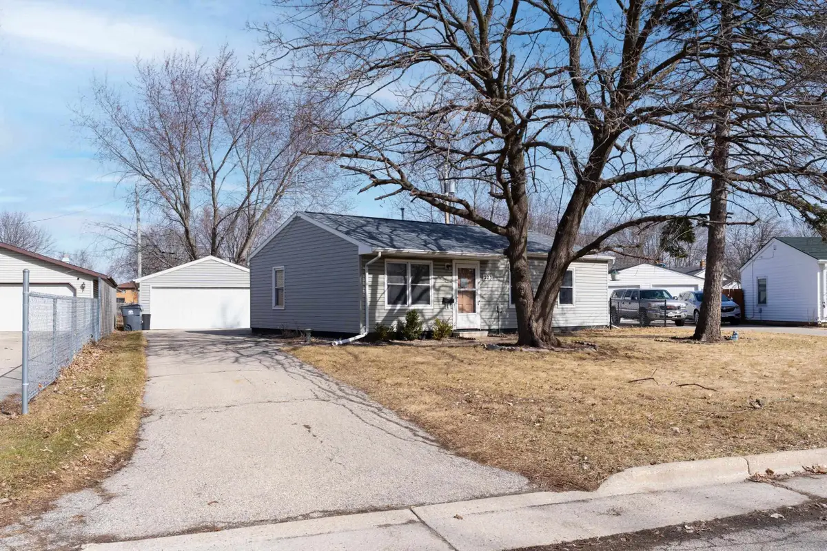 223 Jane Court, Neenah, WI 54956 - #1