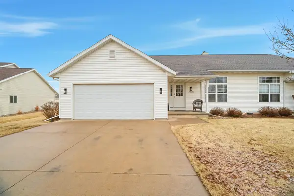 N9678 Hopfensperger Road, APPLETON, WI 54915