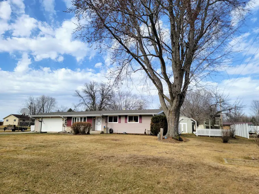 224 Dorothy Drive, Manawa, WI 54949 - #2