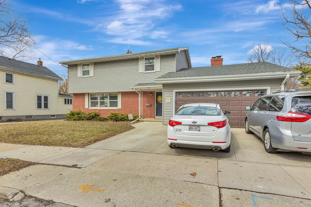 932 Vine Avenue, Oshkosh, WI 54901 - #1