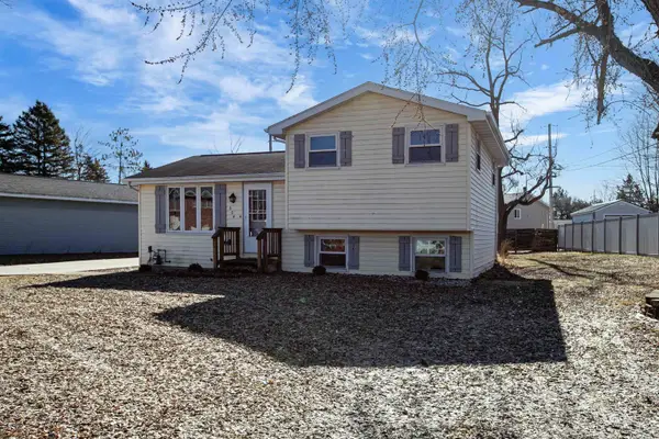 604 E Forest Street, BLACK CREEK, WI 54106