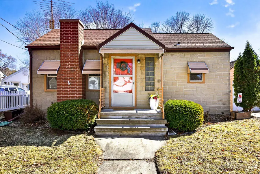 1108 N Gillett Street, Appleton, WI 54914 - #2