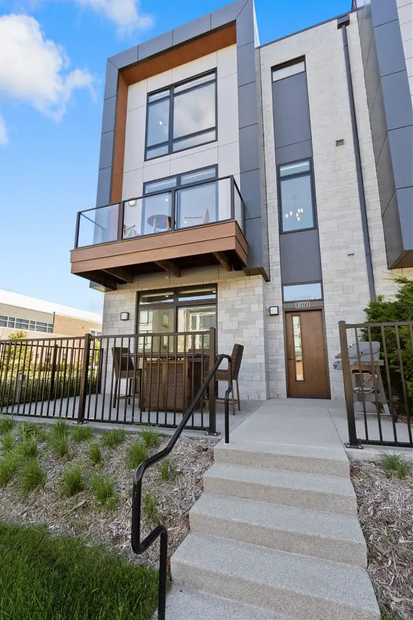 1071 Brookwood Drive, GREEN BAY, WI 54304