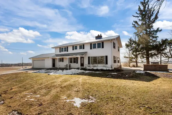 2284 Waukau Road, OMRO, WI 54963