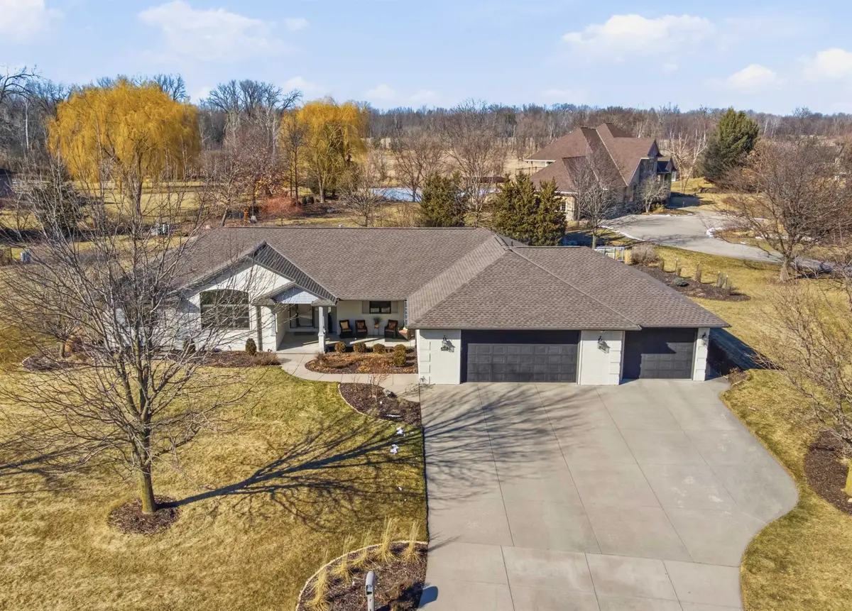 3400 W Warner Estates Drive, Appleton, WI 54913 - #1