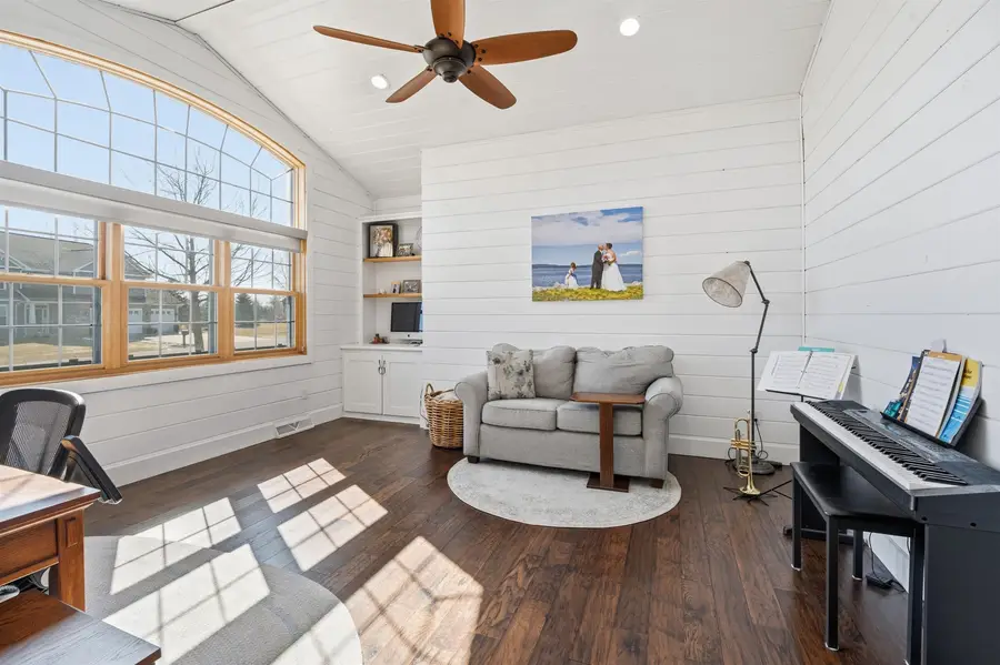 3400 W Warner Estates Drive, Appleton, WI 54913 - #3