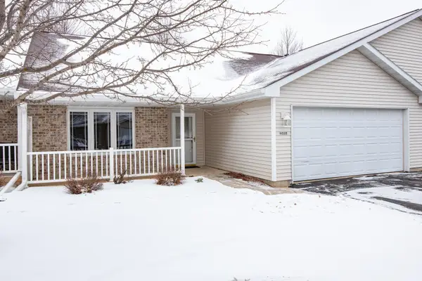 486 Wyldewood Drive #B, OSHKOSH, WI 54904-8603