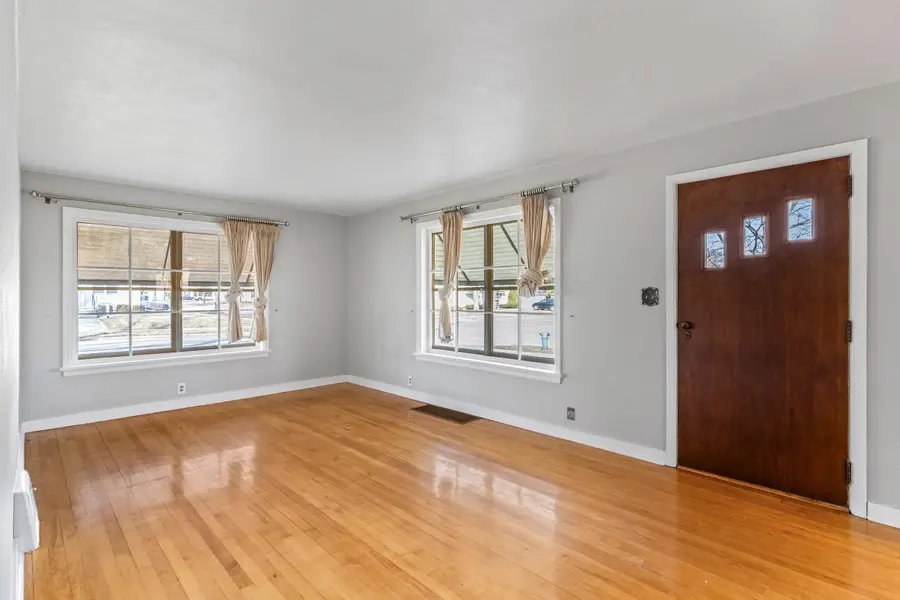 2007 N Division Street, Appleton, WI 54911 - #2