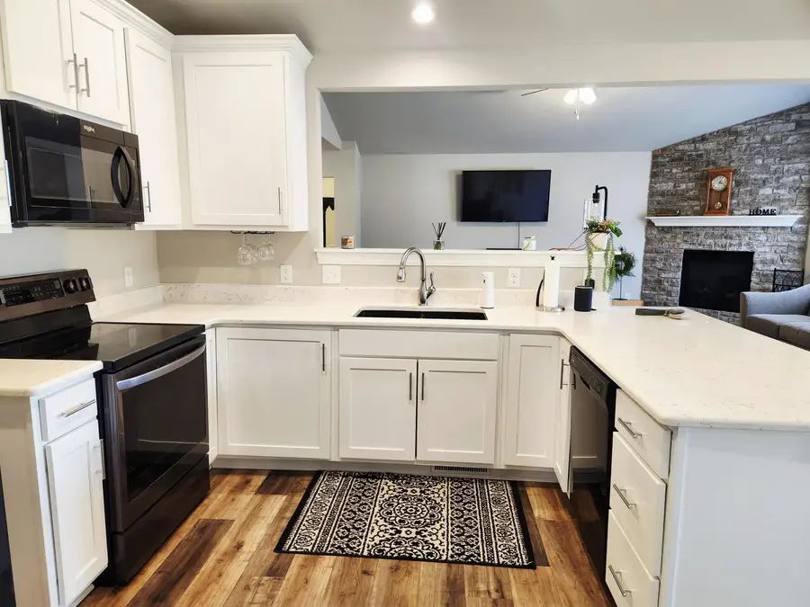 11 Mistral Court, Fond Du Lac, WI 54937-8033 - #2