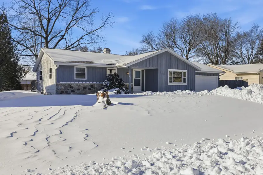 1381 Silverwood Lane, Neenah, WI 54956 - #2