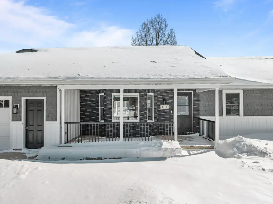 101 Ombre Rose Drive, Combined Locks, WI 54113 - #2