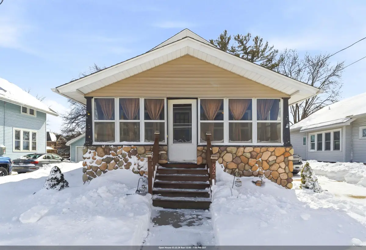 923 W Elsie Street, Appleton, WI 54913 - #1