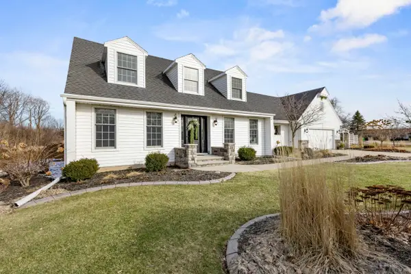 3075 Ridgeway Drive, NEENAH, WI 54956