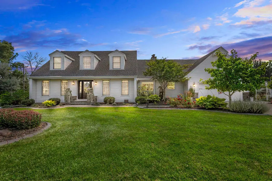 3075 Ridgeway Drive, Neenah, WI 54956 - #2