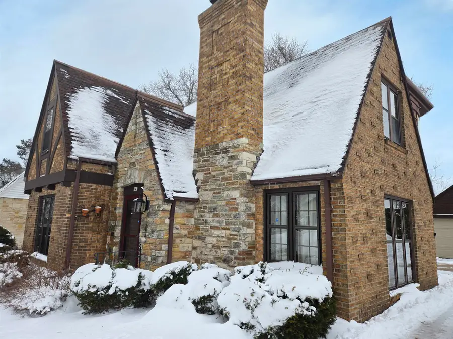 843 Wilson Street, Manitowoc, WI 54220 - #3