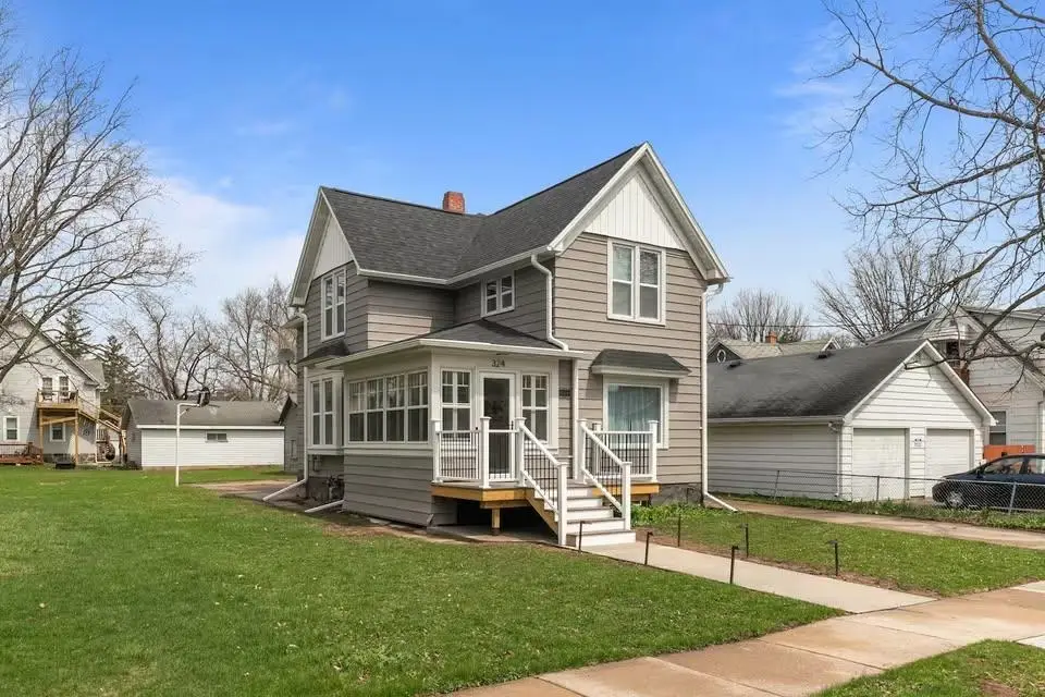 324 E Commercial Street, Appleton, WI 54911 - #1