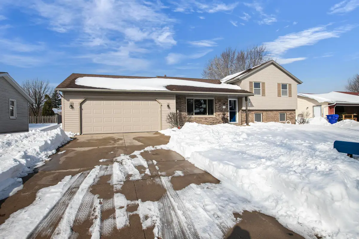 39 Welcome Circle, Appleton, WI 54915-4721 - #1