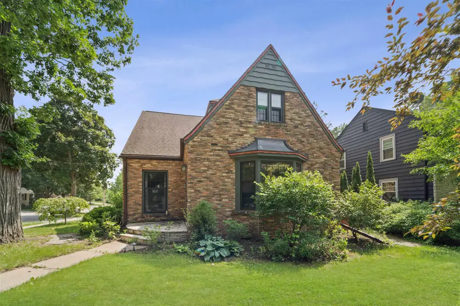 803 W Prospect Avenue, Appleton, WI 54914 - #2