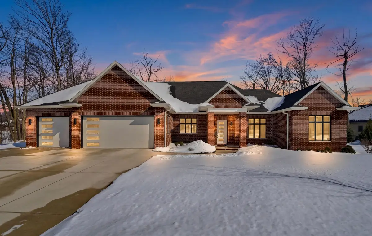 945 Woodcrest Heights Drive, Menasha, WI 54952 - #1