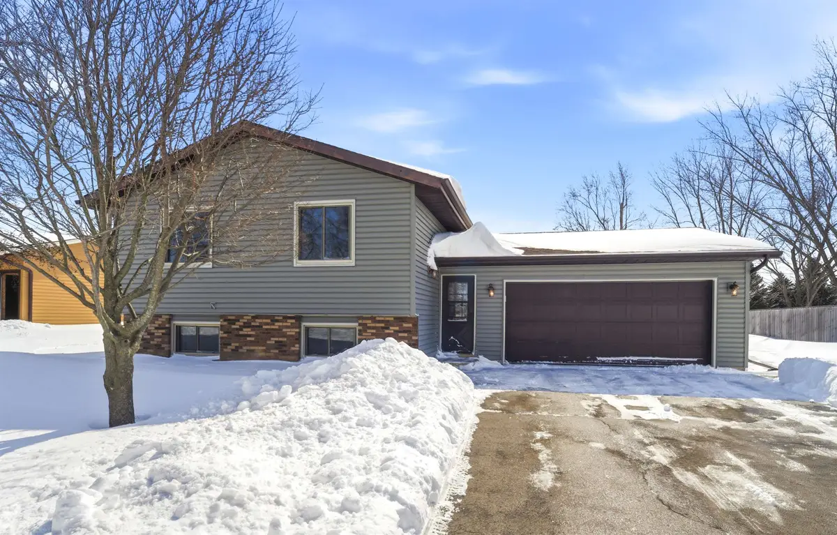 29 Hillock Court, Appleton, WI 54914 - #1