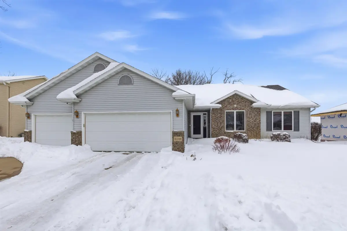 2294 Meadow Heights Circle, Neenah, WI 54956 - #1