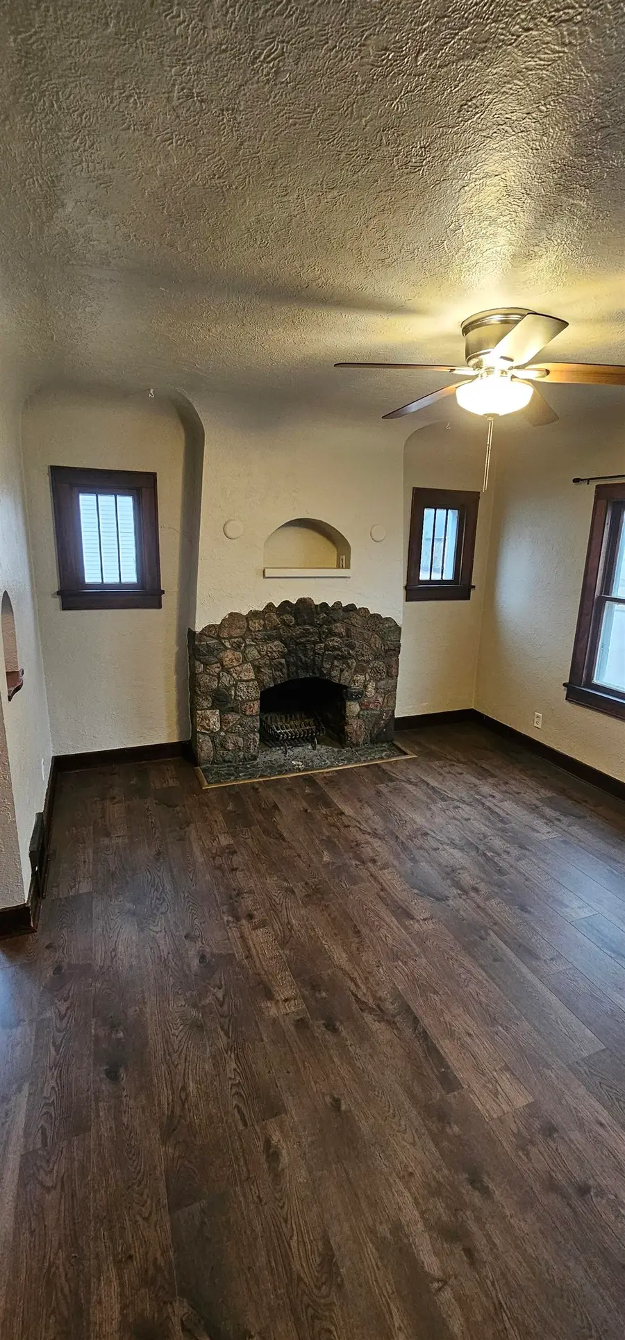 818 N Van Buren Street, Green Bay, WI 54302 - #3